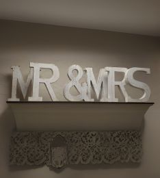 Mr & Mrs Sign